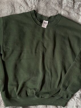 Gildan Forest Green Crewneck Sweatshirt